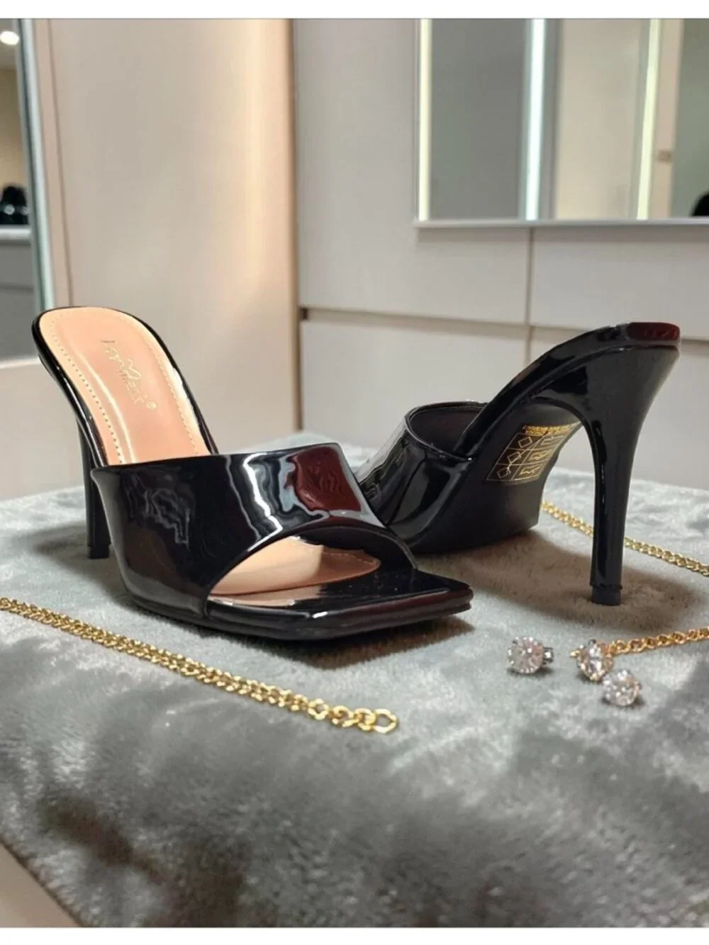 N/A crafted modern